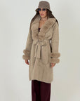 Cappotto in pelliccia MARTY con collo e manica in eco pelliccia