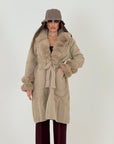 Cappotto in pelliccia MARTY con collo e manica in eco pelliccia