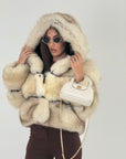 Pelliccia in volpe N314 crema taglio orizzontale con mega cappuccio