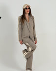 Tailleur giacca e pantaloni con riga laterale