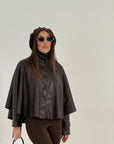 Giacca modello a mantella in eco pelle top quality