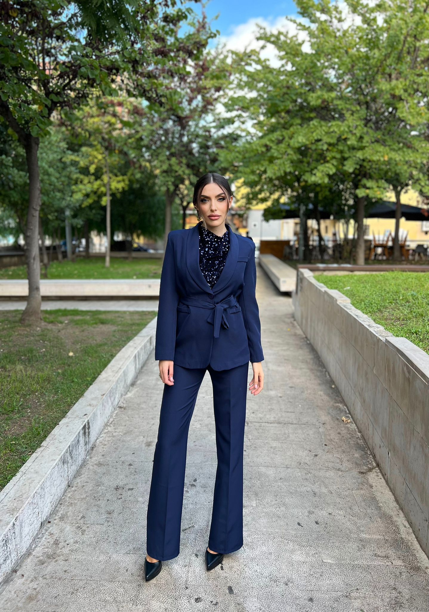 Tailleur agatha - chaqueta tailleur con arco en la vida y pantalones