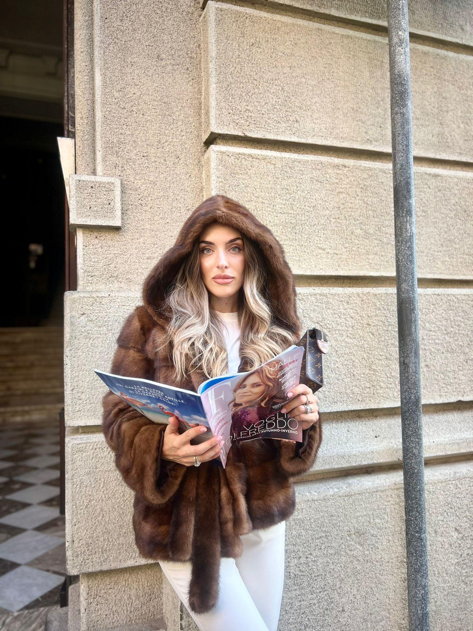 New fur n06 / no vintage / in a horizontal cut mink with hood and side pockets - Limited edition