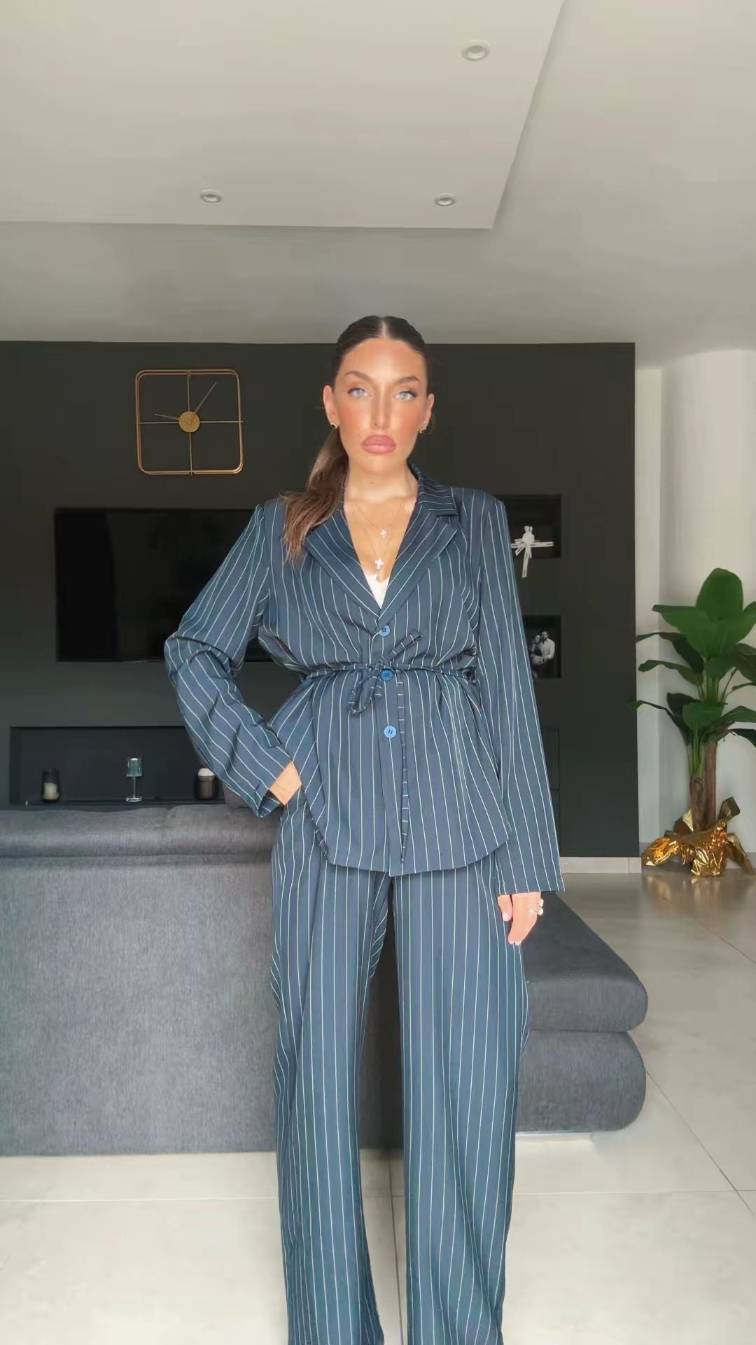 Tailleur CHANTAL - Completo giacca con cintura e pantalone gessato