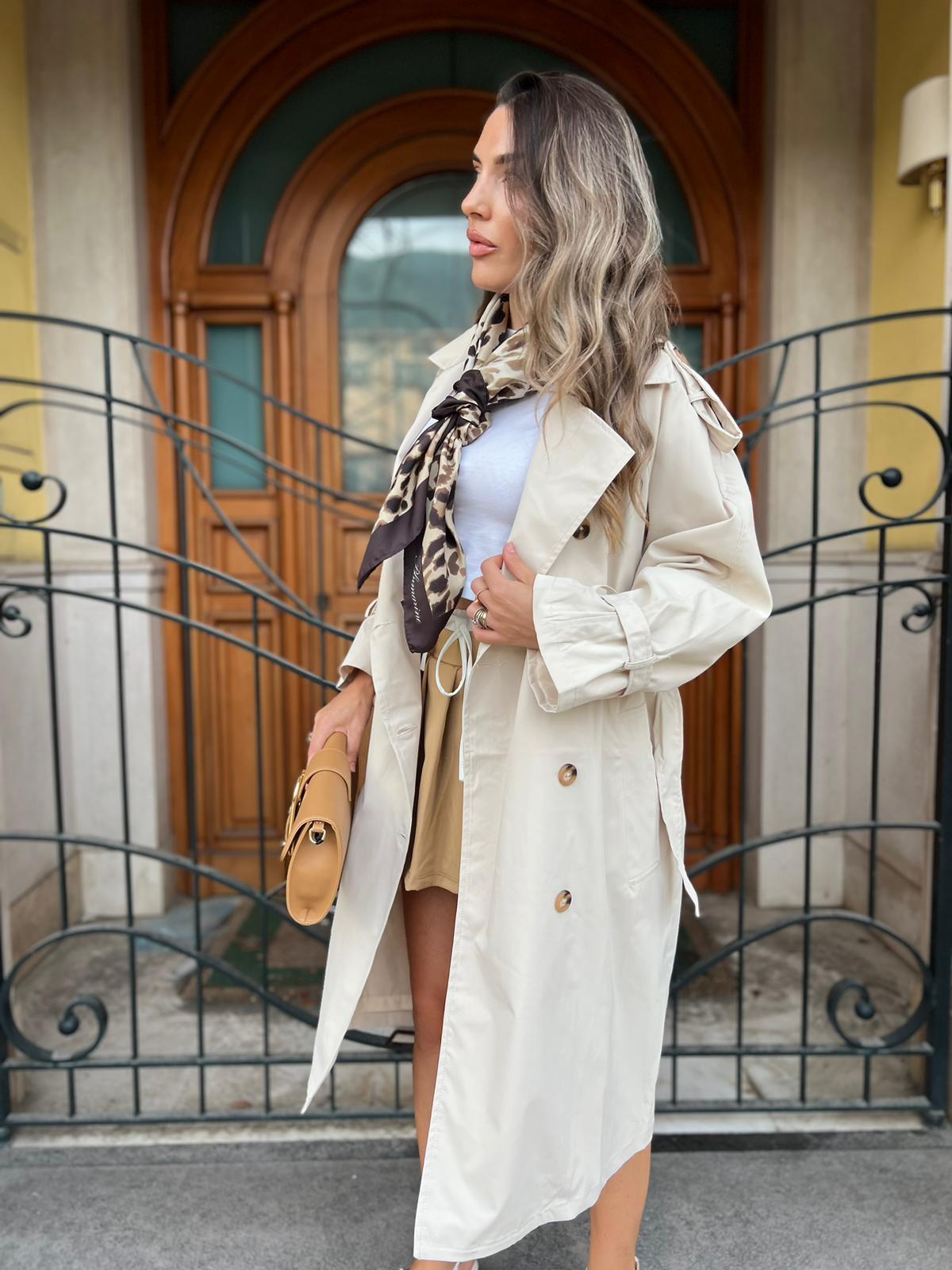 Long trench with belt